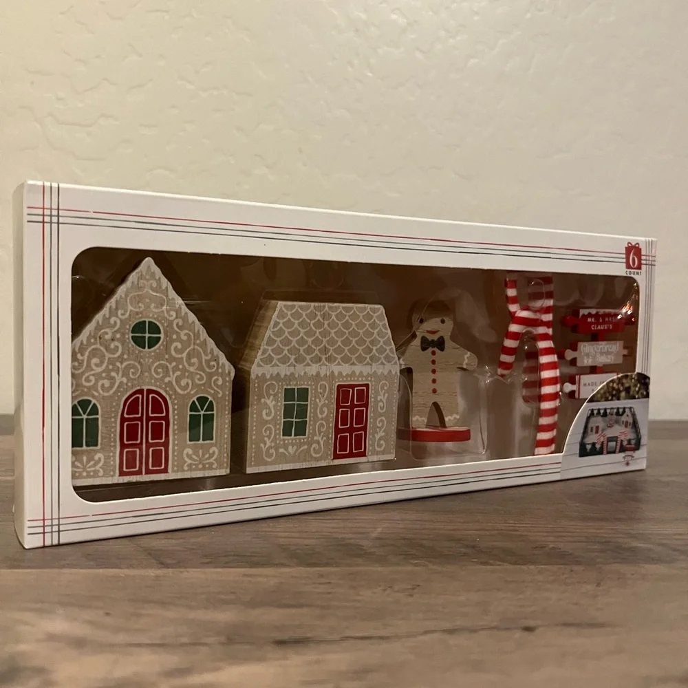 Target Bullseyes Playground Gingerbread Candycane Wood Prop Set